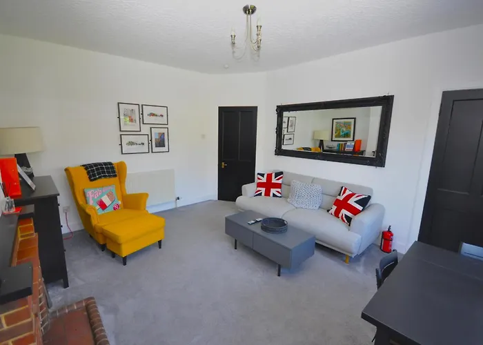 Cosy 2 Bed Bungalow With Garden And Free Parking
