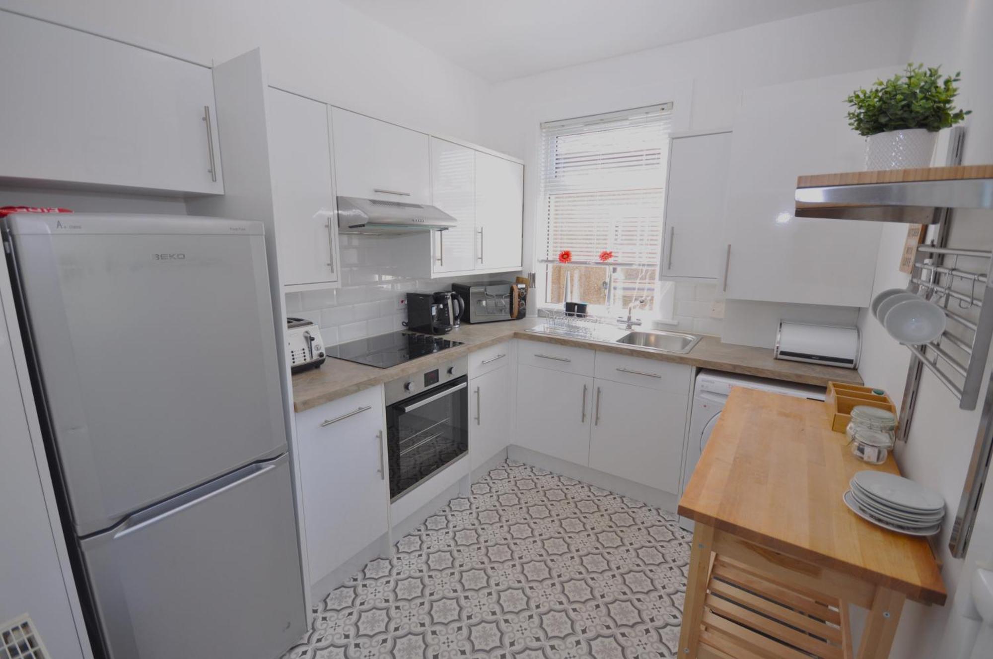 Holiday home Cosy 2 Bed With Garden And Free Parking *
