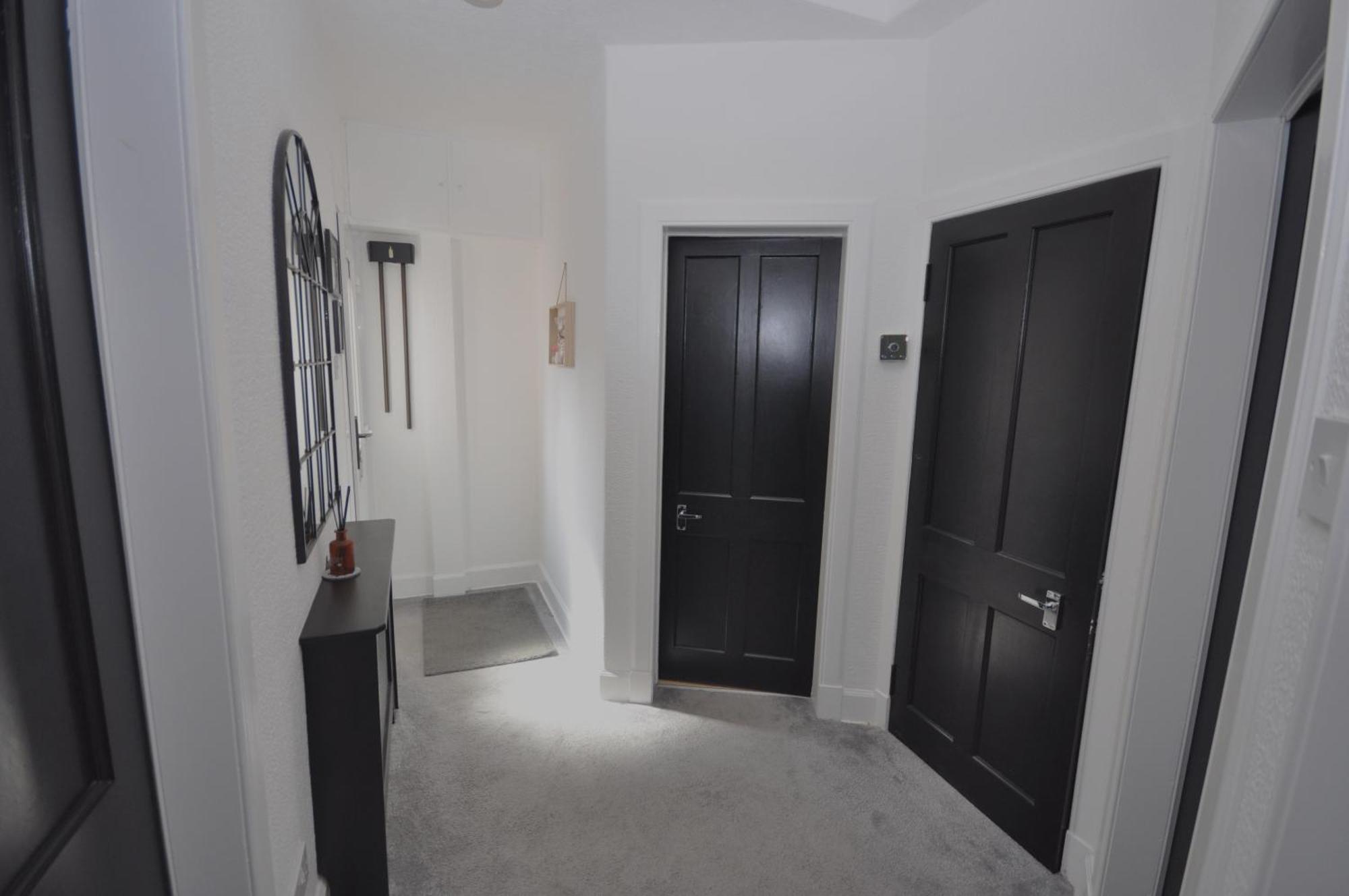Cosy 2 Bed With Garden And Free Parking *