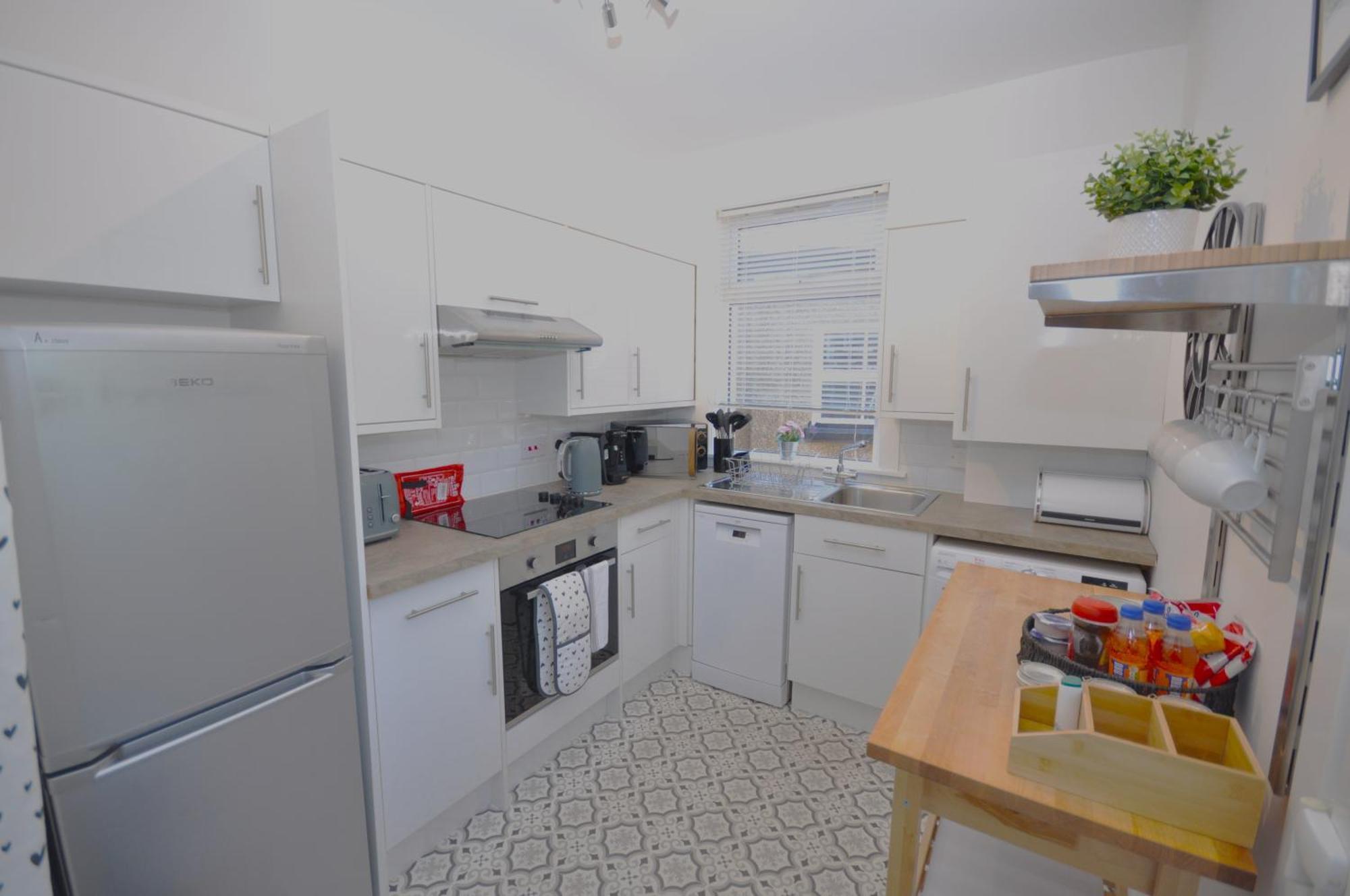 Holiday home Cosy 2 Bed With Garden And Free Parking *