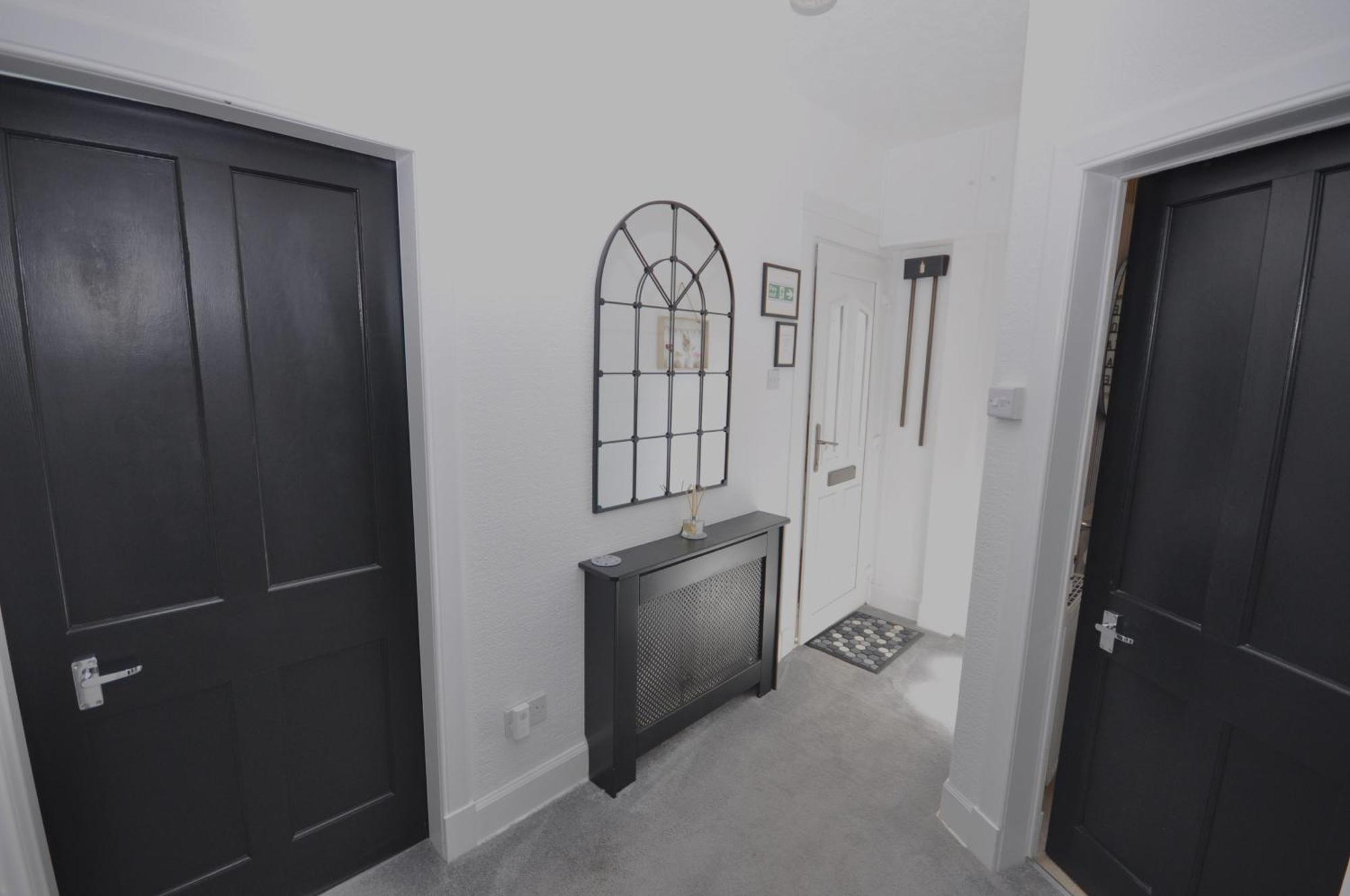 Cosy 2 Bed With Garden And Free Parking *