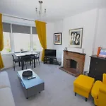 Cosy 2 Bed Bungalow With Garden And Free Parking