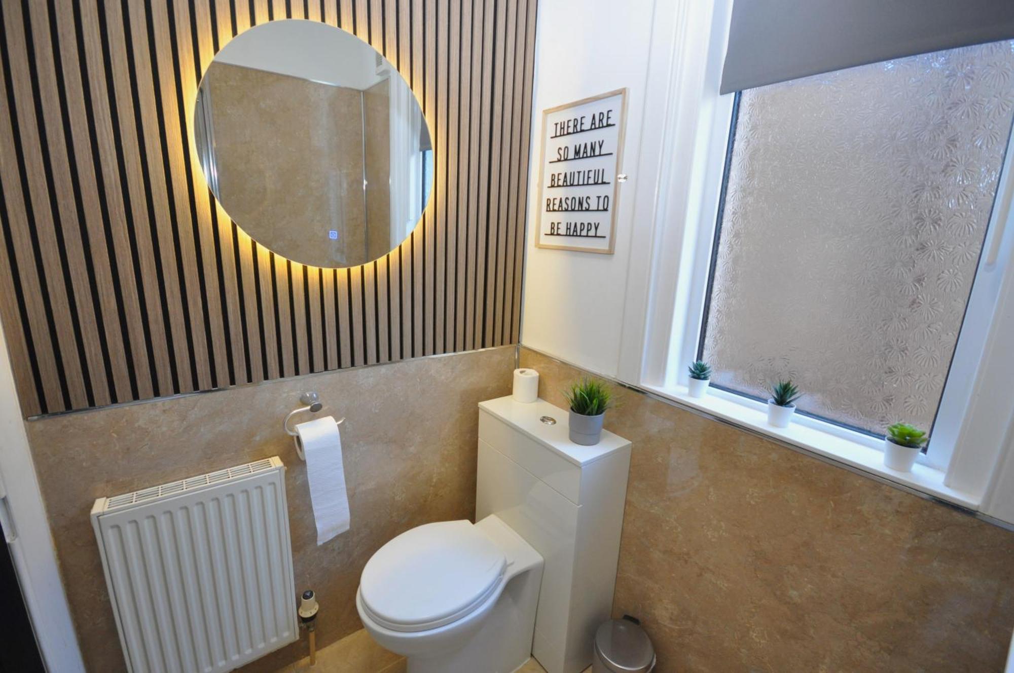 Cosy 2 Bed With Garden And Free Parking *